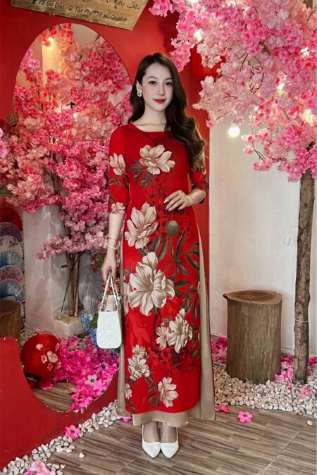 Áo dài đỏ bông chân