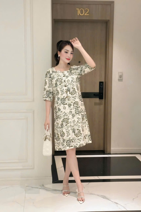 Đầm line hoa Màu Be