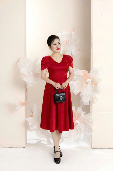 Đầm lụa xòe tay xếp